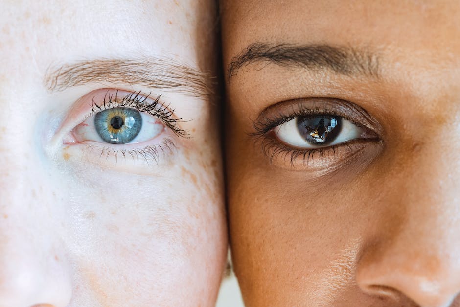  blaue Augen mit Make-up betonen